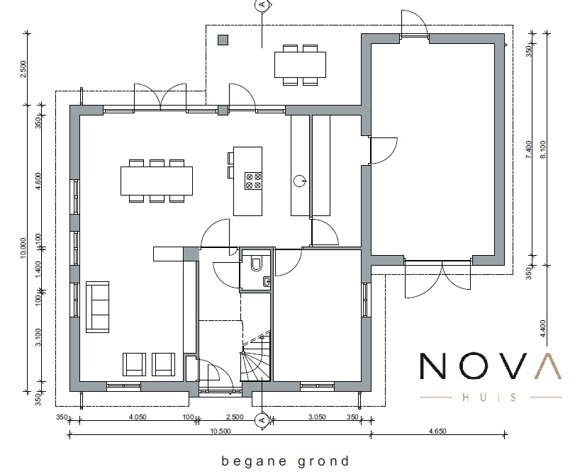 plattegrond en indeling  Vrijstaande moderne woning K-69 met zadeldak, hoge glaspartijen en moderne architectuur
