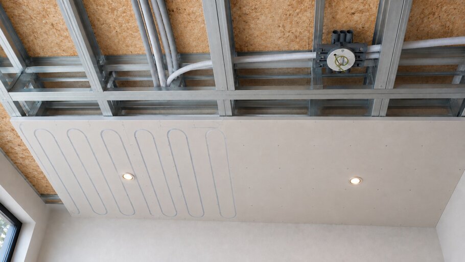 Efficiënt koelen van moderne woningen met staalframebouw en warmtepomp